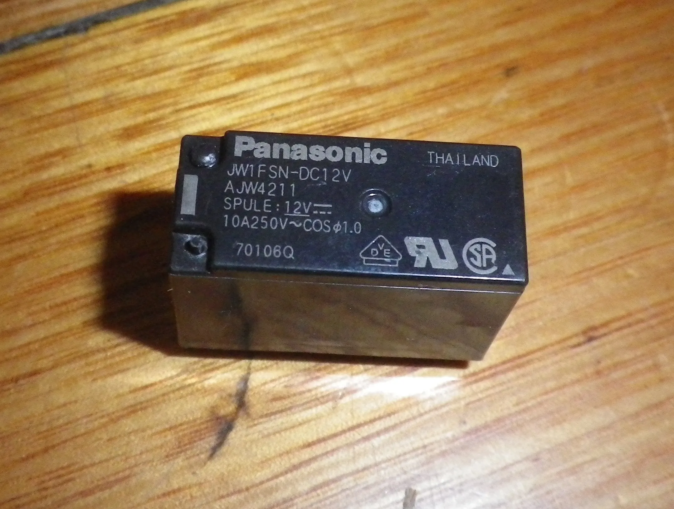 12Volt Relay - SPDT 250VAC, 16Amp Contacts suits 500E PCB # JW1FSN-DC12V