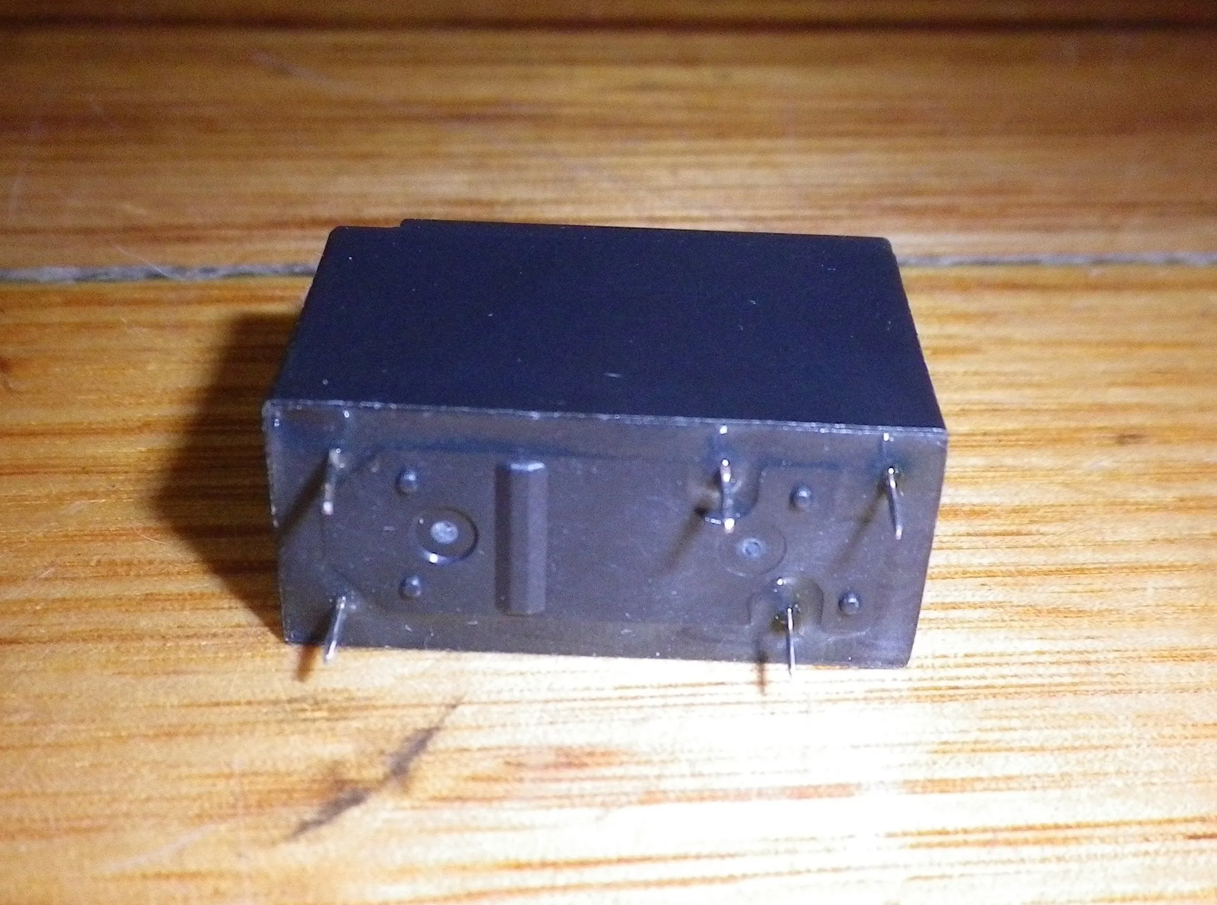 12Volt Relay - SPDT 250VAC, 16Amp Contacts suits 500E PCB # JW1FSN-DC12V