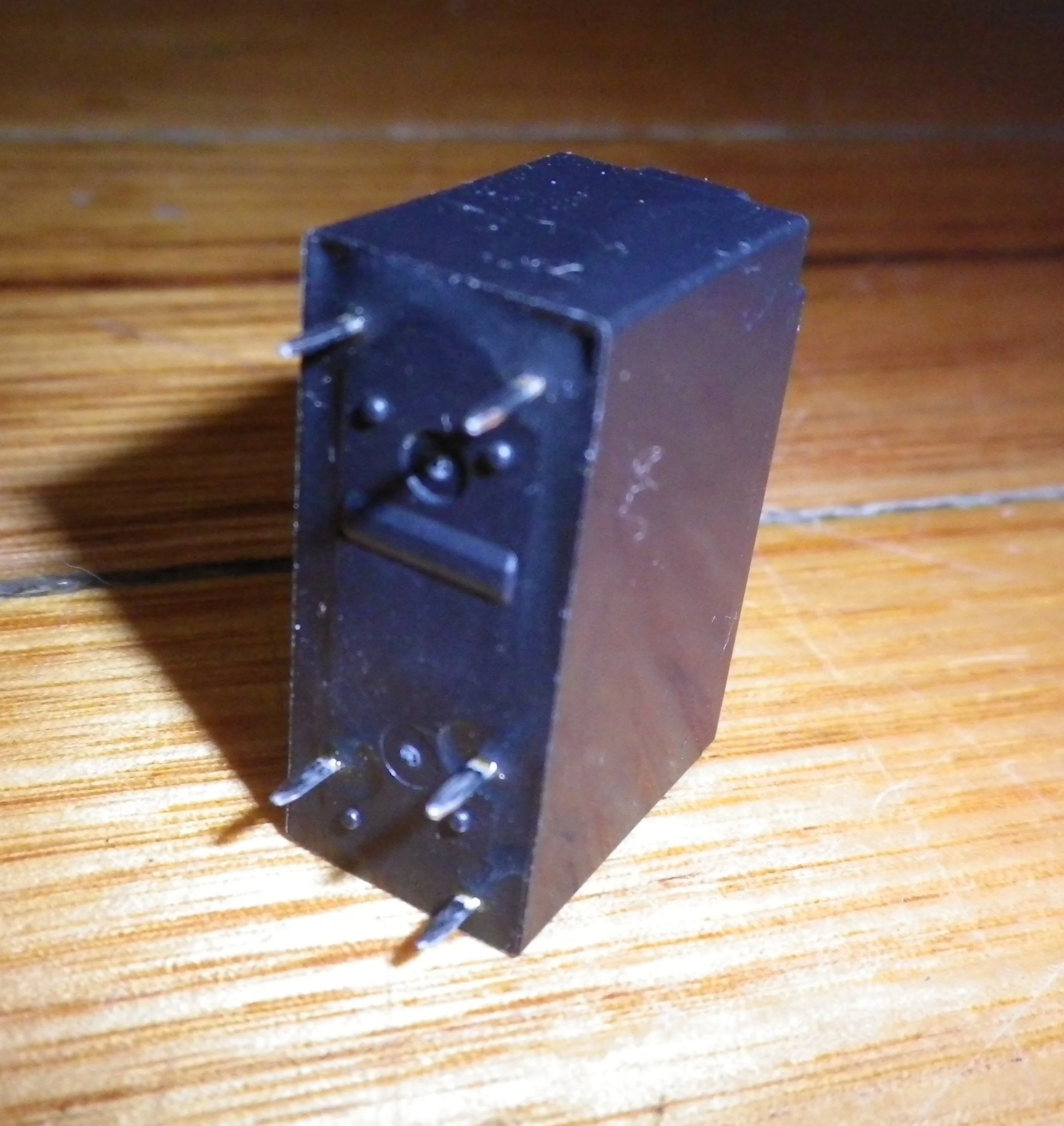 12Volt Relay - SPDT 250VAC, 16Amp Contacts suits 500E PCB # JW1FSN-DC12V