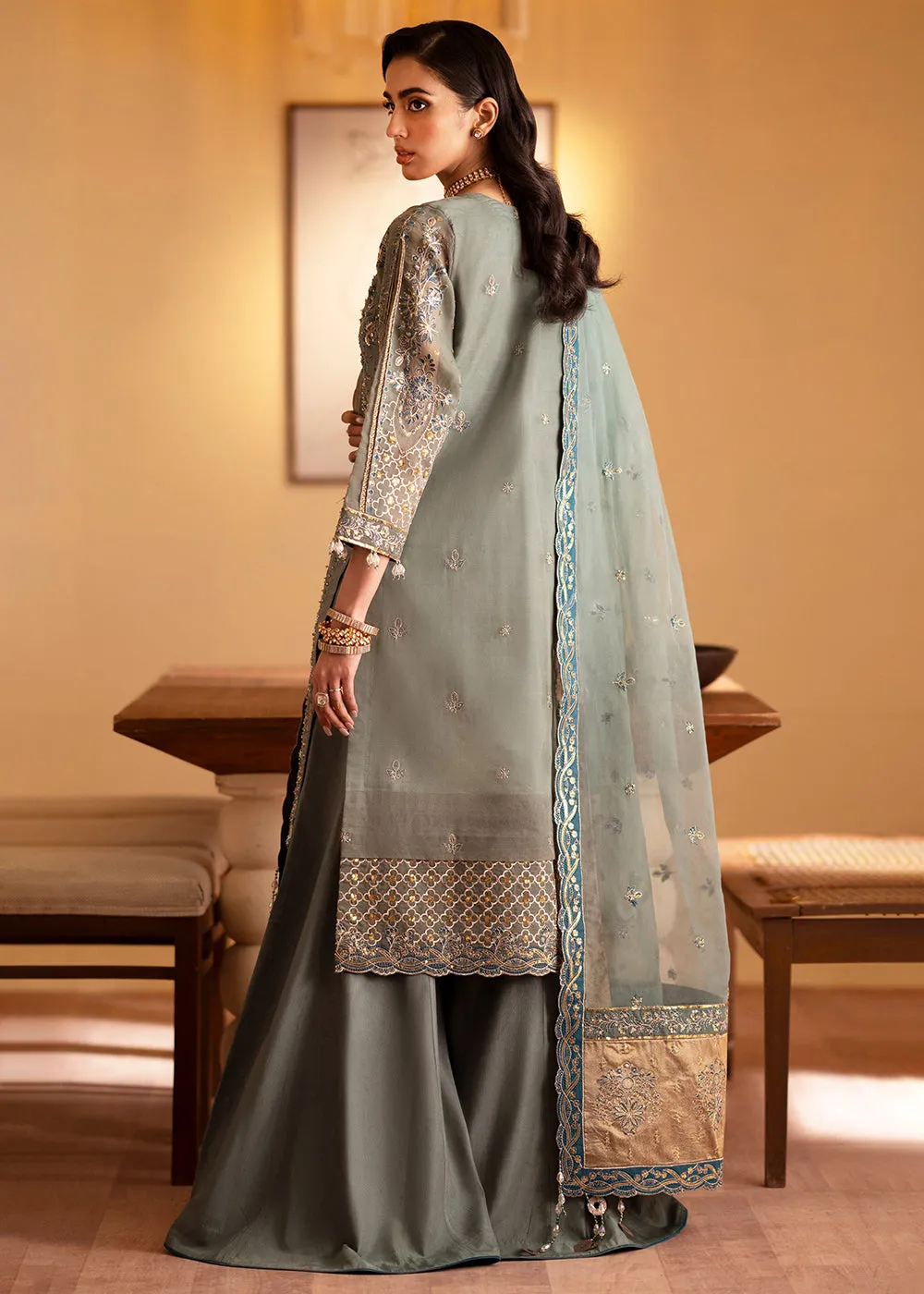 Romansiyyah Luxury Formals '24 by Emaan Adeel | ROHEEN