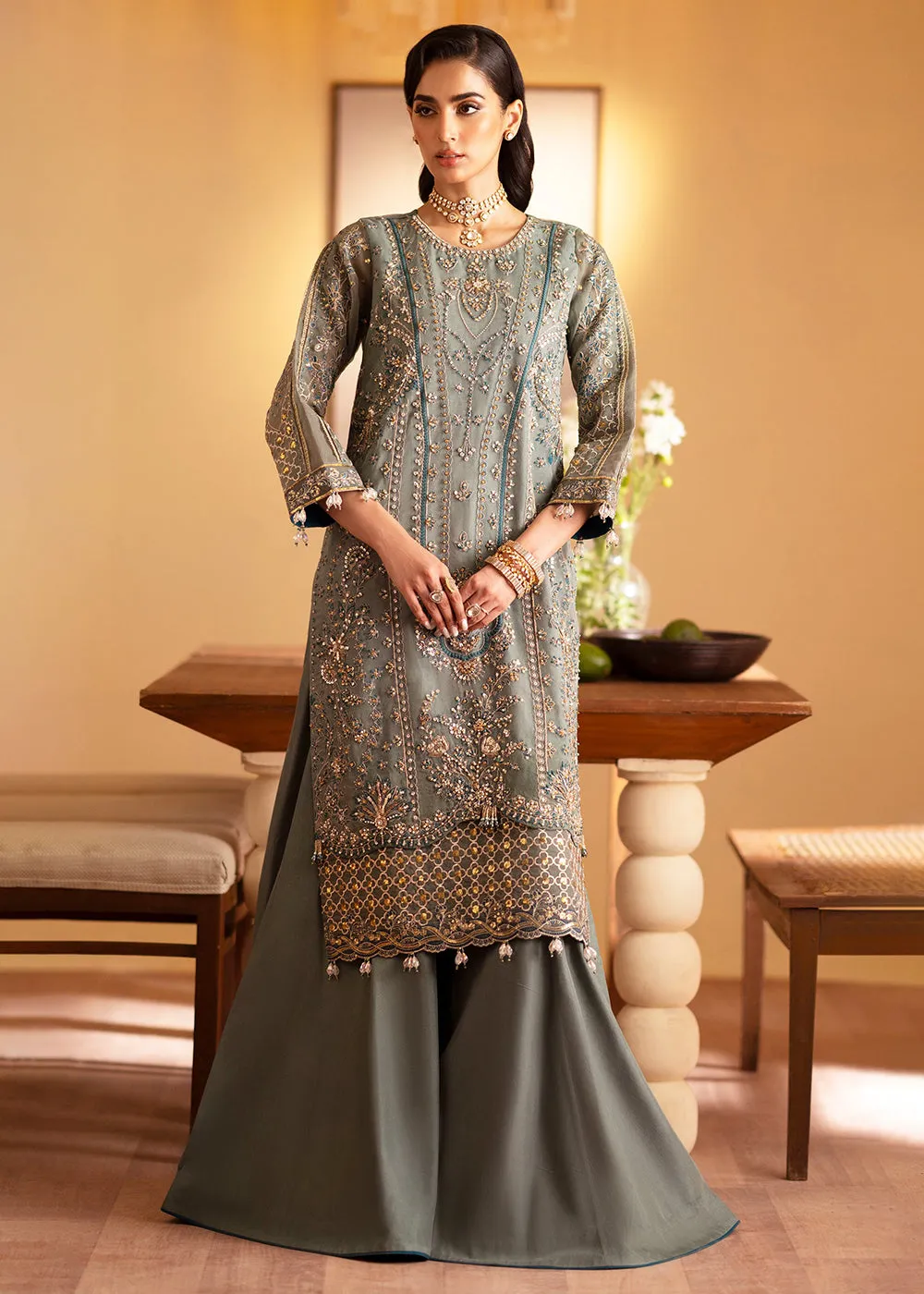Romansiyyah Luxury Formals '24 by Emaan Adeel | ROHEEN