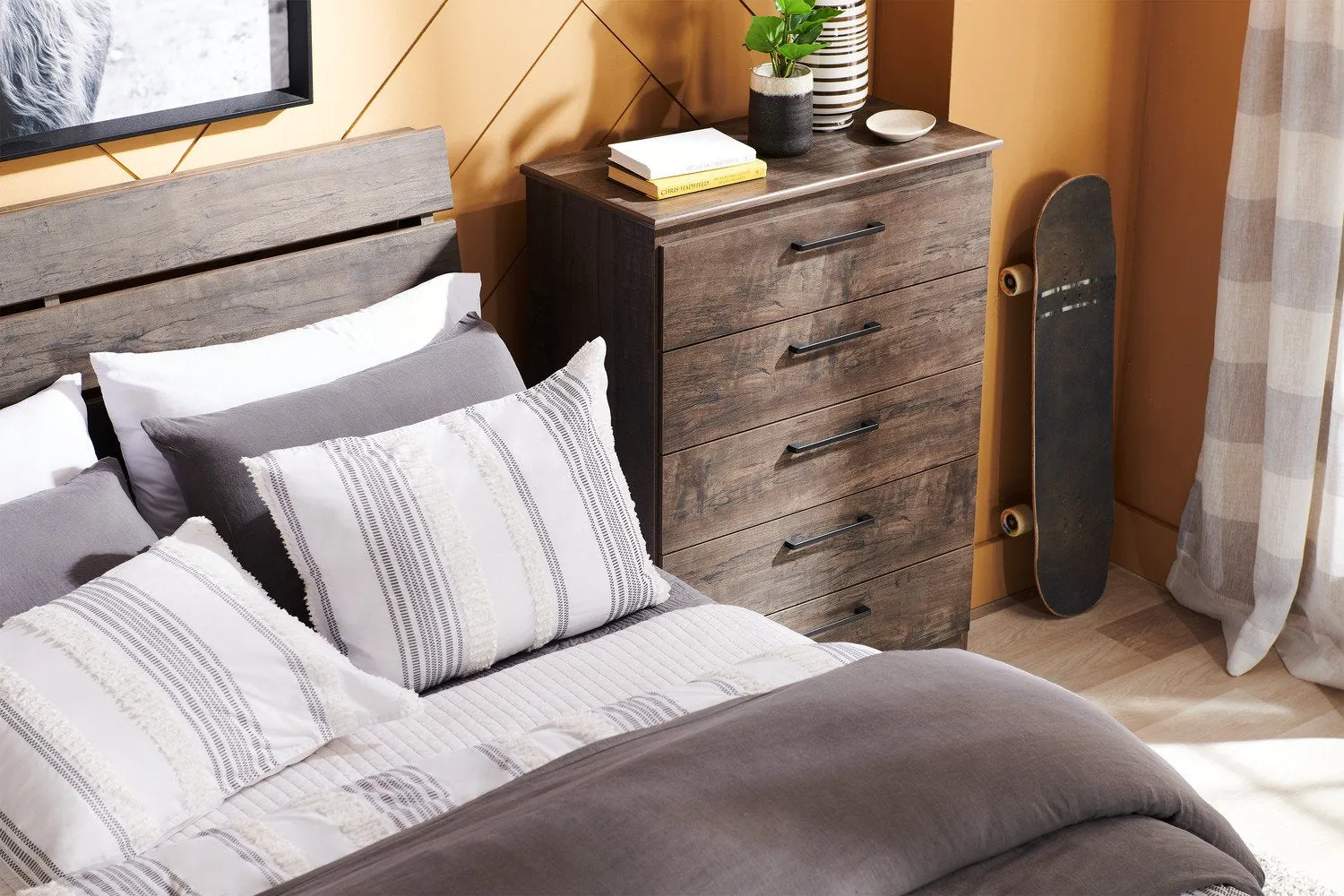 Vash Platform Queen Bed